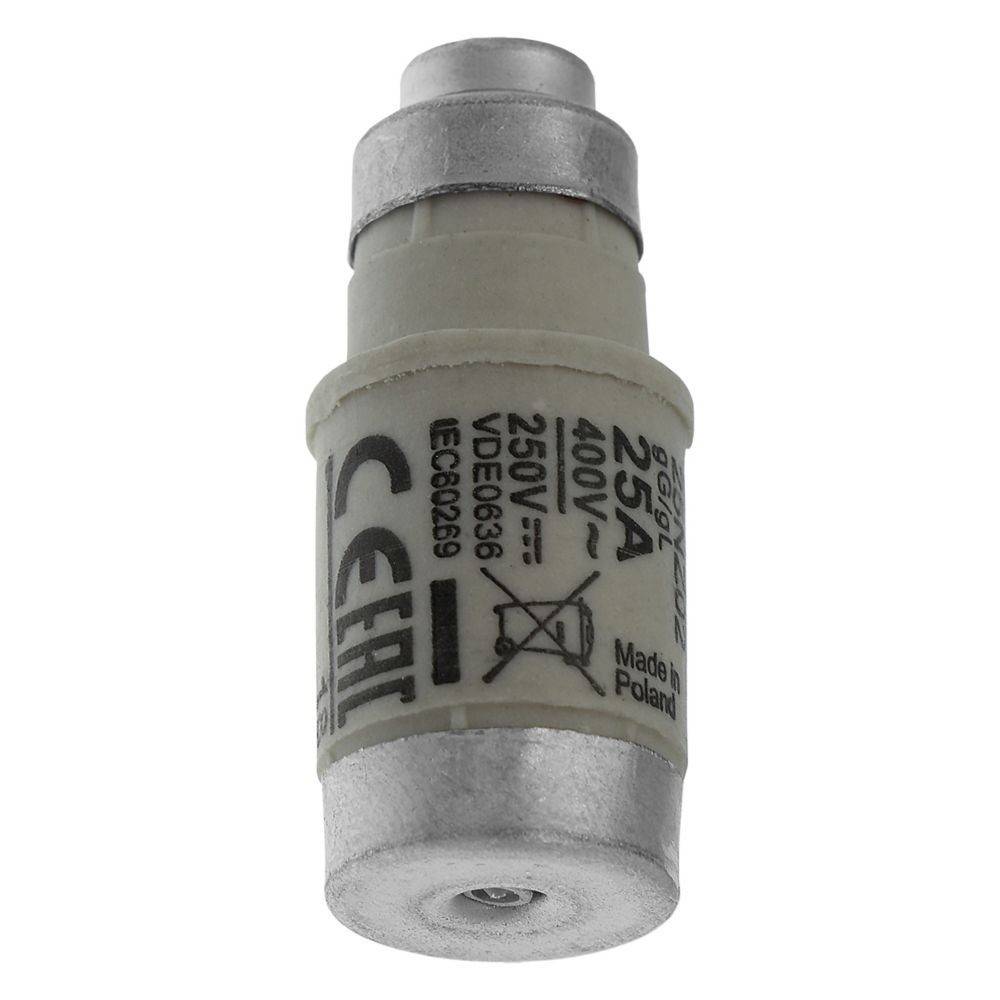 Keramik-Sicherung gekennzeichnet mit 25A 250V 400V mit Sicherheitszertifizierungen und 'Hergestellt in Polen'.