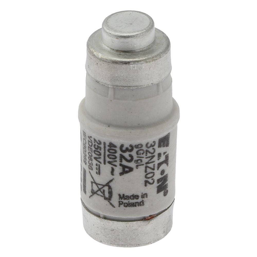 Eine zylindrische 32A-Sicherung mit der Bezeichnung 'Eaton', ausgelegt für 250V und 400V, hergestellt in Polen, zur elektrischen Stromkreisabsicherung.