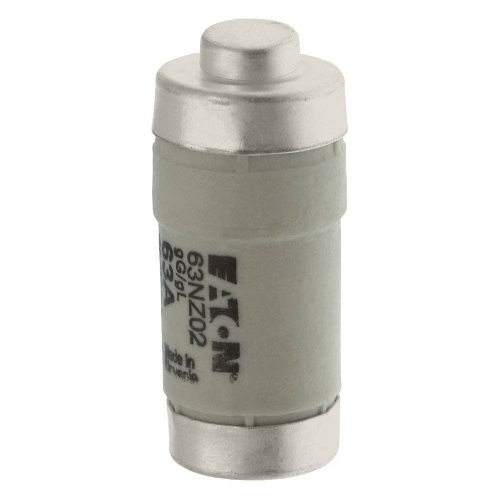 Eine zylindrische Sicherung mit Metallenden, beschriftet mit 'Eaton 63NZ02', wird aufrecht stehend gezeigt. Verwendet zum Schutz elektrischer Stromkreise.