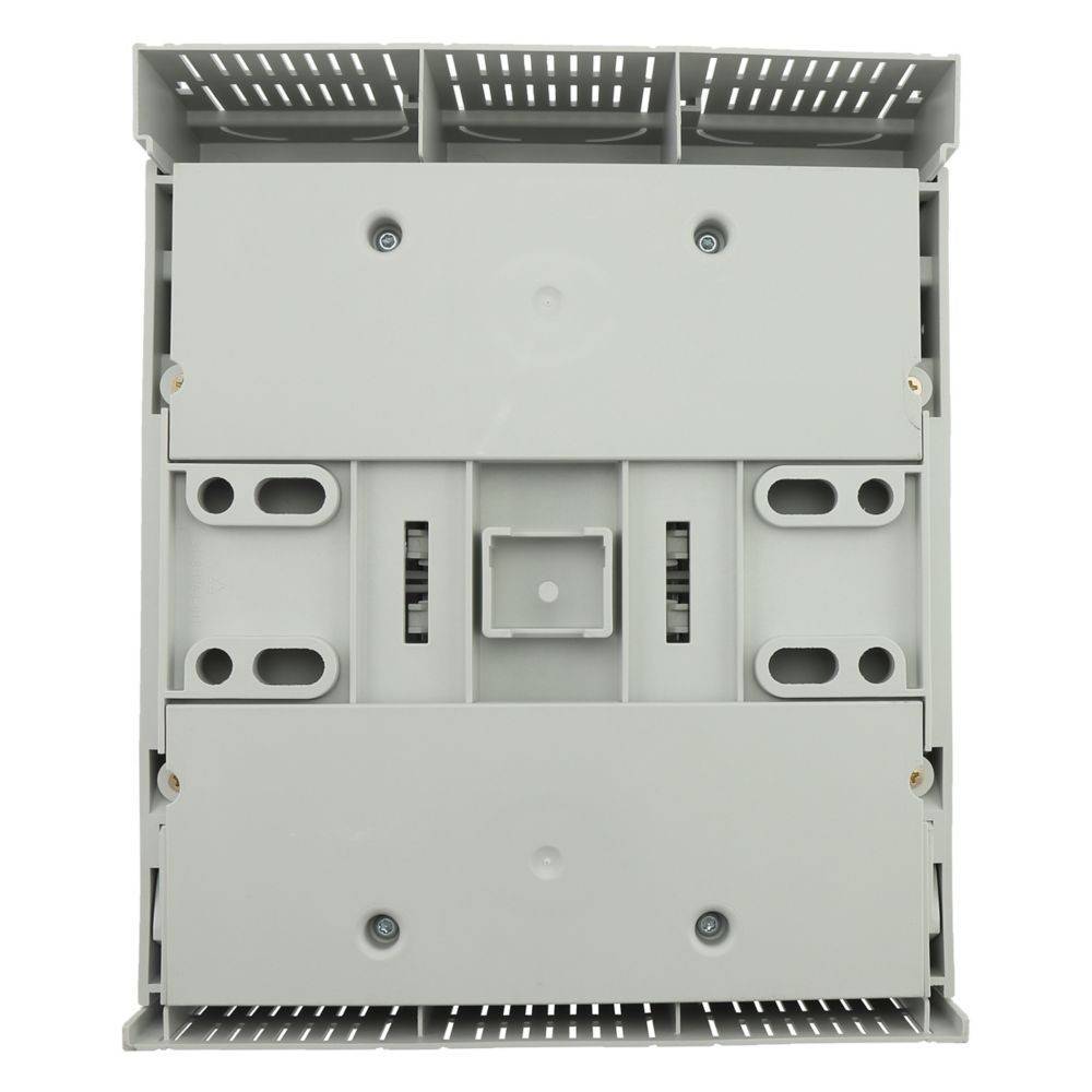 Ein grauer, rechteckiger elektronischer Gehäusekasten mit mehreren Schlitzen und Befestigungspunkten, der zum Unterbringen von Komponenten oder Geräten entwickelt wurde.
