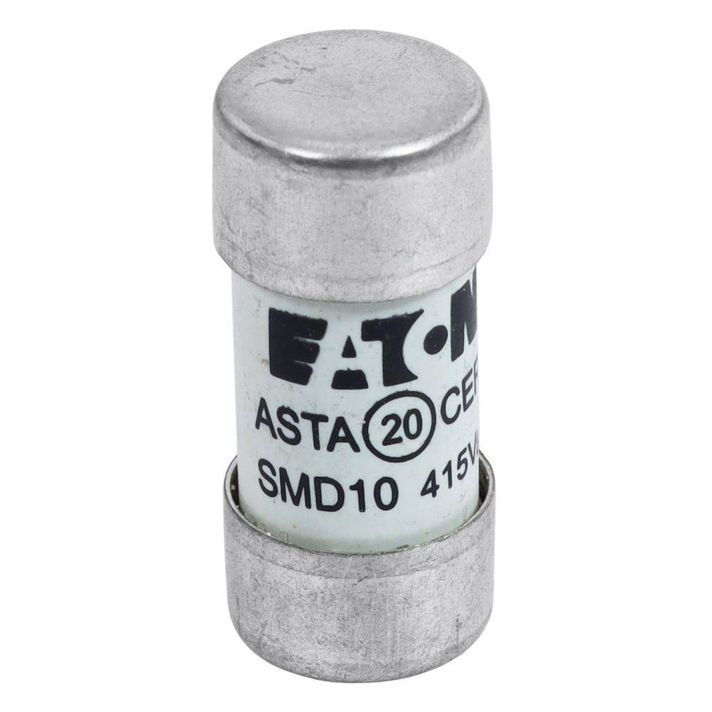 Eine kleine zylindrische Sicherung mit der Beschriftung 'Eaton ASTA 20 CEF SMD10 415V', verwendet zum Schutz elektrischer Schaltkreise, mit metallischen Endkappen.