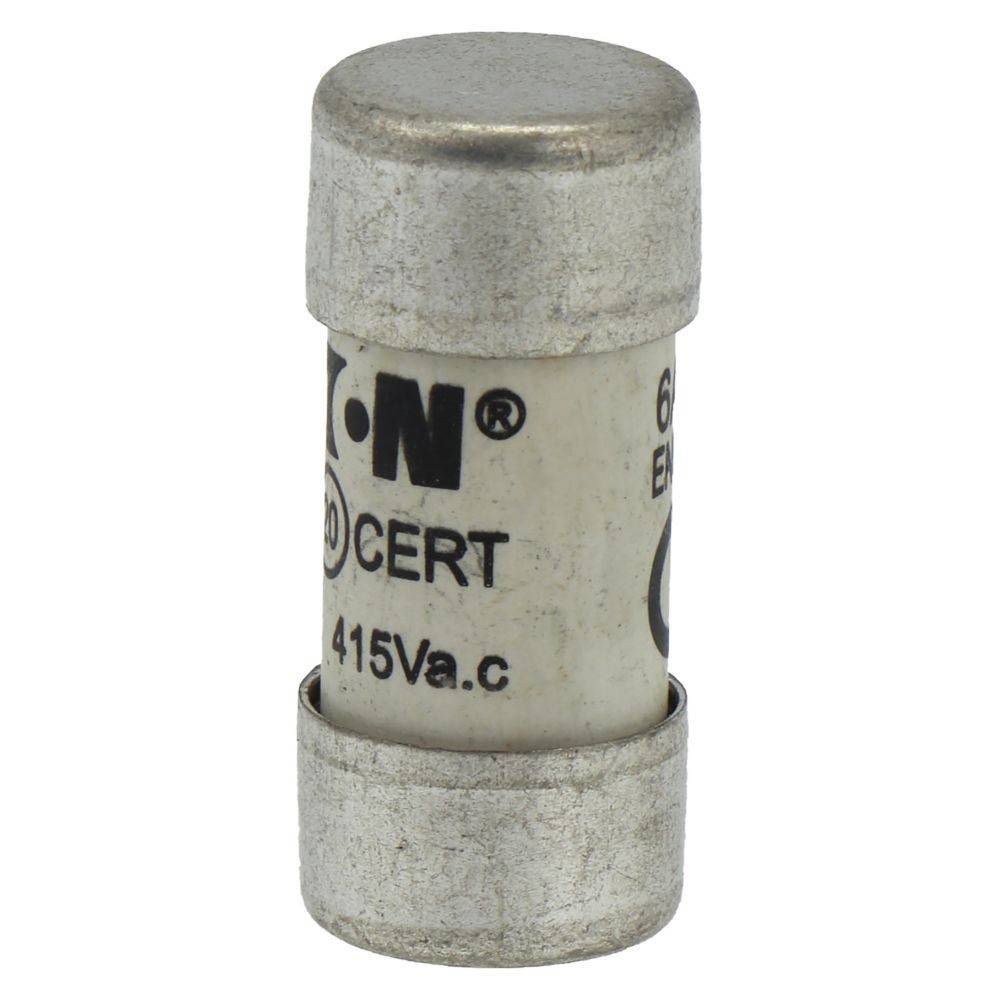 Eine zylindrische elektrische Sicherung mit der Beschriftung '415V a.c', versehen mit Metallkappen an beiden Enden, die zur Stromkreisabsicherung verwendet wird, in Nahaufnahme dargestellt.