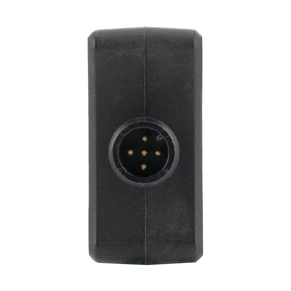 Ein schwarzer elektronischer Adapter mit einer kreisförmigen Eingangsbuchse, die vier kleine Goldpins aufweist und für Verbindungszwecke konzipiert ist.
