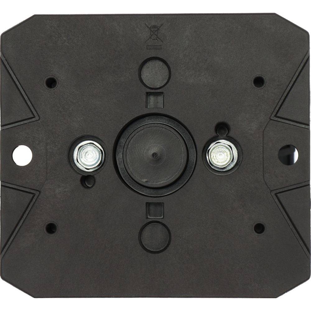 Eine schwarze, quadratische Montageklammer mit mehreren Löchern und geometrischen Mustern, entwickelt zum Befestigen oder Installieren von Ausrüstung.