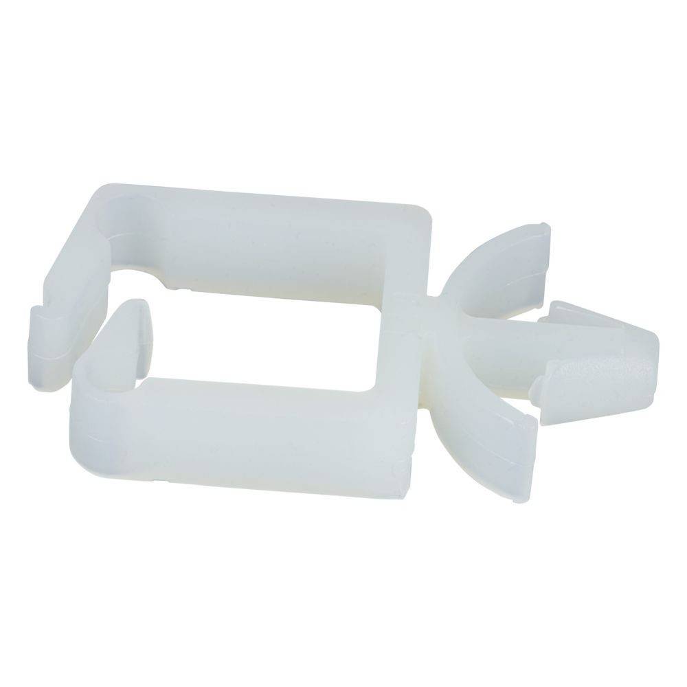 Eine weiße Plastikklammer mit einer quadratischen Schlaufe und Pfeilkopfdesign, die zum Zusammenhalten von Kabeln oder Drähten verwendet wird.
