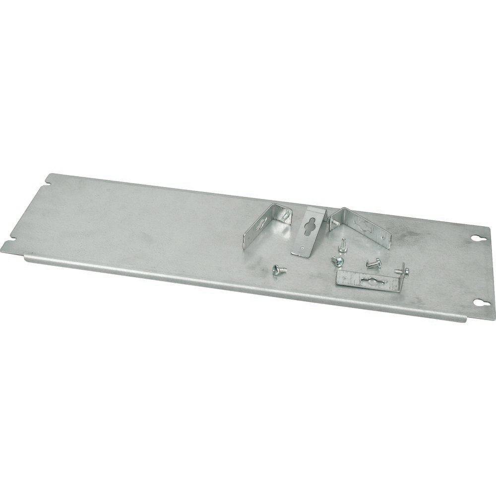 Eine flache Metallhalterung mit verschiedenen kleinen Montageteilen, die zum Abstützen oder Befestigen von Objekten konzipiert ist.