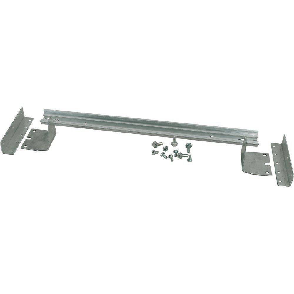 Metall-Torscharnierkit mit Halterungen, Schrauben und einer horizontalen Stange, entwickelt für Zauninstallation und -stützung.