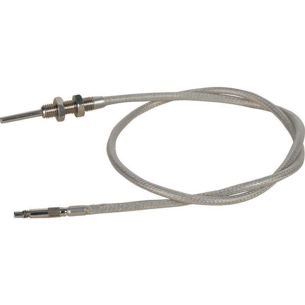 Ein silbernes geflochtenes Thermoelement-Kabel mit Anschlüssen an beiden Enden, lose aufgewickelt auf einem weißen Hintergrund.