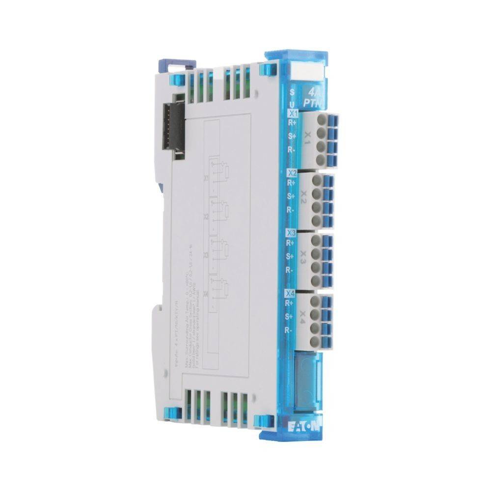 Ein weißes und blaues elektronisches Modul mit der Beschriftung '4xPT100'. Es verfügt über mehrere Anschlussslots auf der rechten Seite und ein Schaltungsdiagramm auf der Vorderseite.