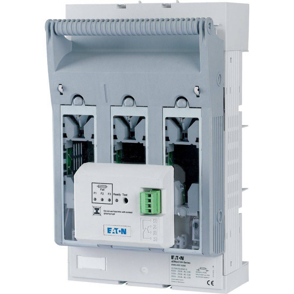 Ein grauer Eaton elektronischer Stromzähler mit mehreren Schaltern und Anzeigelichtern, der zur Steuerung und Überwachung von elektrischen Systemen verwendet wird.