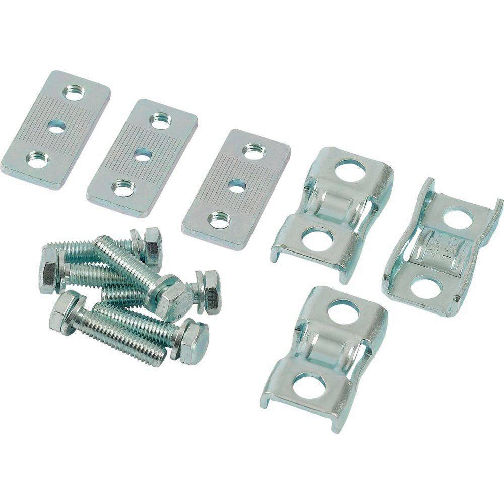 Metallbeschlagset, das Schrauben, Bolzen, Halterungen und Platten umfasst und für Bau- oder Montagezwecke verwendet wird.