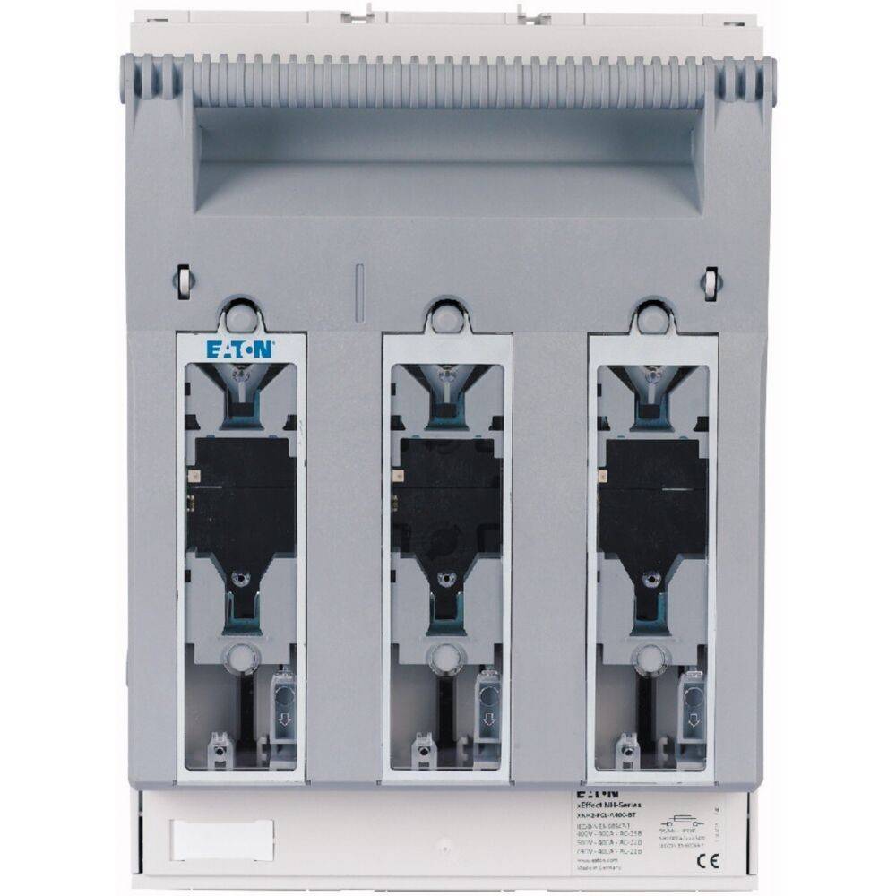 Ein grauer Eaton-Elektroverteilerschrank mit drei Panelplätzen, verwendet zur Stromverteilung in Gebäuden und Steuerung von Stromkreisen.