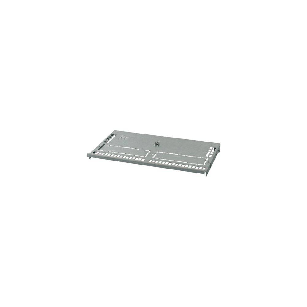 Ein silbernes Metallpanel mit gedruckten Schaltkreisanschlüssen und Befestigungspunkten, höchstwahrscheinlich eine elektronische Komponente oder Teil einer größeren Baugruppe.