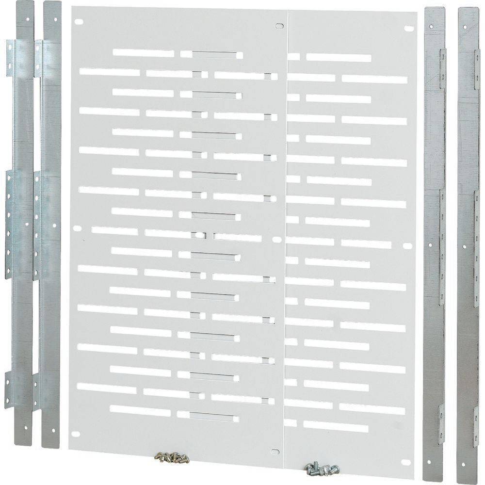 Ein weißer Metalllüftungsdeckel mit horizontalen rechteckigen Schlitzen und seitlich angebrachten Scharnieren, der für die Luftzirkulation in Luftkanälen konzipiert ist.