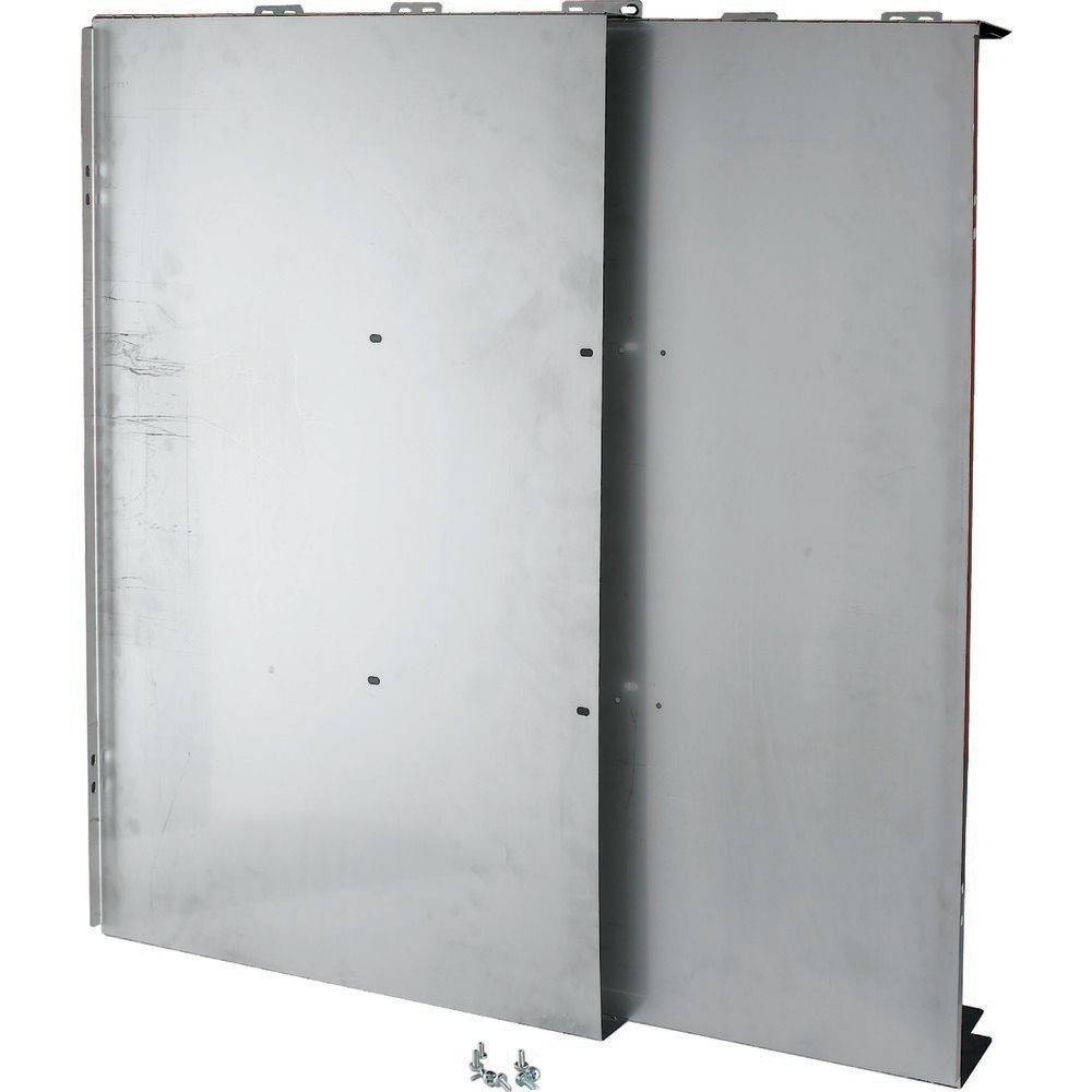 Ein großes, metallisches, rechteckiges Blatt mit kleinen Hardwarekomponenten, die darunter platziert sind.