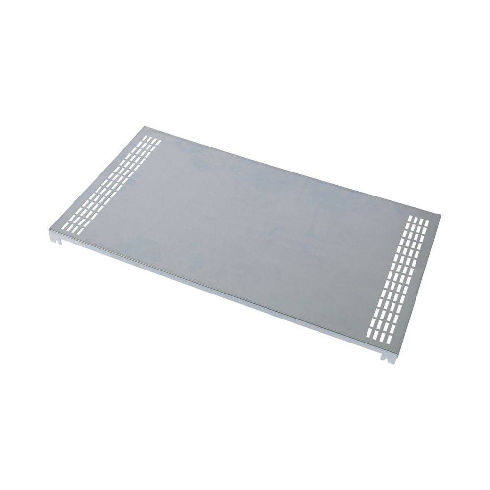 Ein Silber-Metallregal mit belüfteten Kanten, das für die Verwendung in einem Regalsystem entwickelt wurde und Unterstützung und Luftzirkulation für elektronische Geräte bietet.