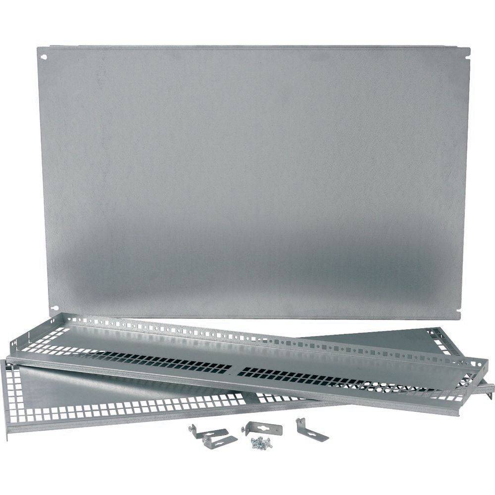 Metallpaneele und Halterungen, die auf einer flachen Oberfläche ausgelegt sind, einschließlich Schrauben und Befestigungen, die für die Hardware-Montage oder -Unterstützung verwendet werden.