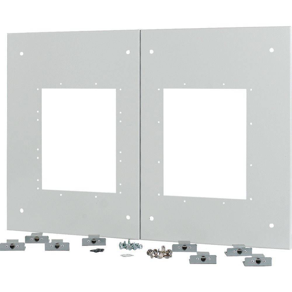 Zwei graue Metallpaneele mit quadratischen Ausschnitten in der Mitte, umgeben von verschiedenen Befestigungsbügeln und Schrauben.