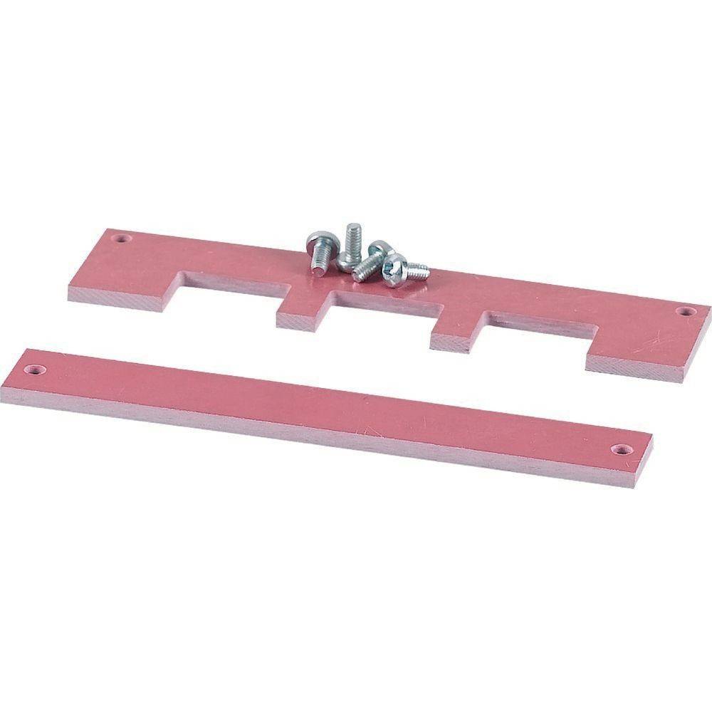 Ausrichtungswerkzeugset aus Stahl mit zwei roten Metallplatten und Schrauben für präzise Positionierung bei Holz- oder Metallbearbeitungsprojekten.