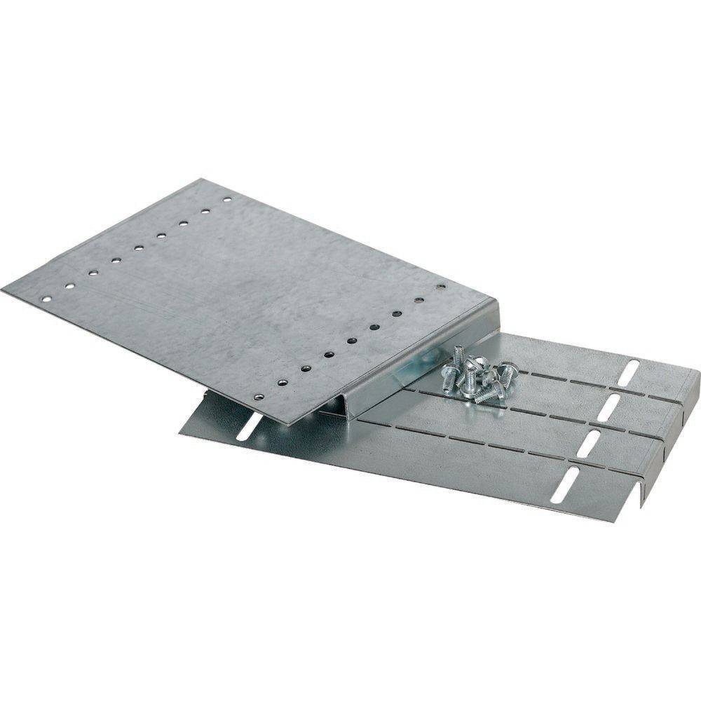 Eine Metallhalterung mit Schraubenöffnungen, die für strukturelle Unterstützung oder Montage konzipiert ist und mit einigen Schrauben an der Oberfläche dargestellt wird.