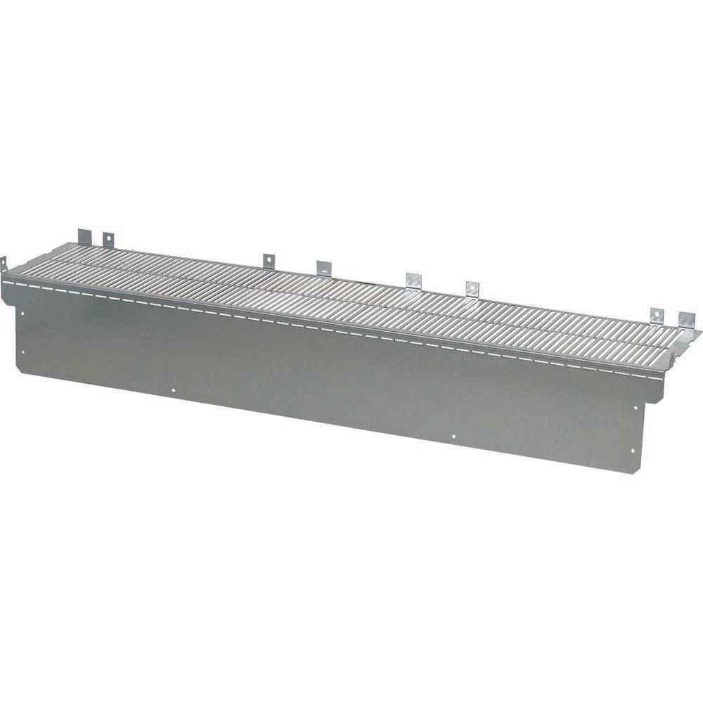 Ein Metallventilgitter mit horizontalen Lamellen, das für industrielle Zwecke konzipiert und auf einem rechteckigen Rahmen zur Luftzirkulation montiert ist.