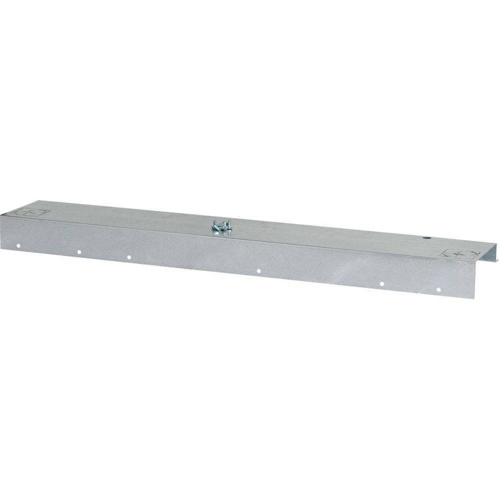 Eine Metall-Dämpferhülse, die für HVAC-Systeme konzipiert ist, mit rechteckiger Form und Schraublöchern zur Befestigung, aus einem Blickwinkel betrachtet.