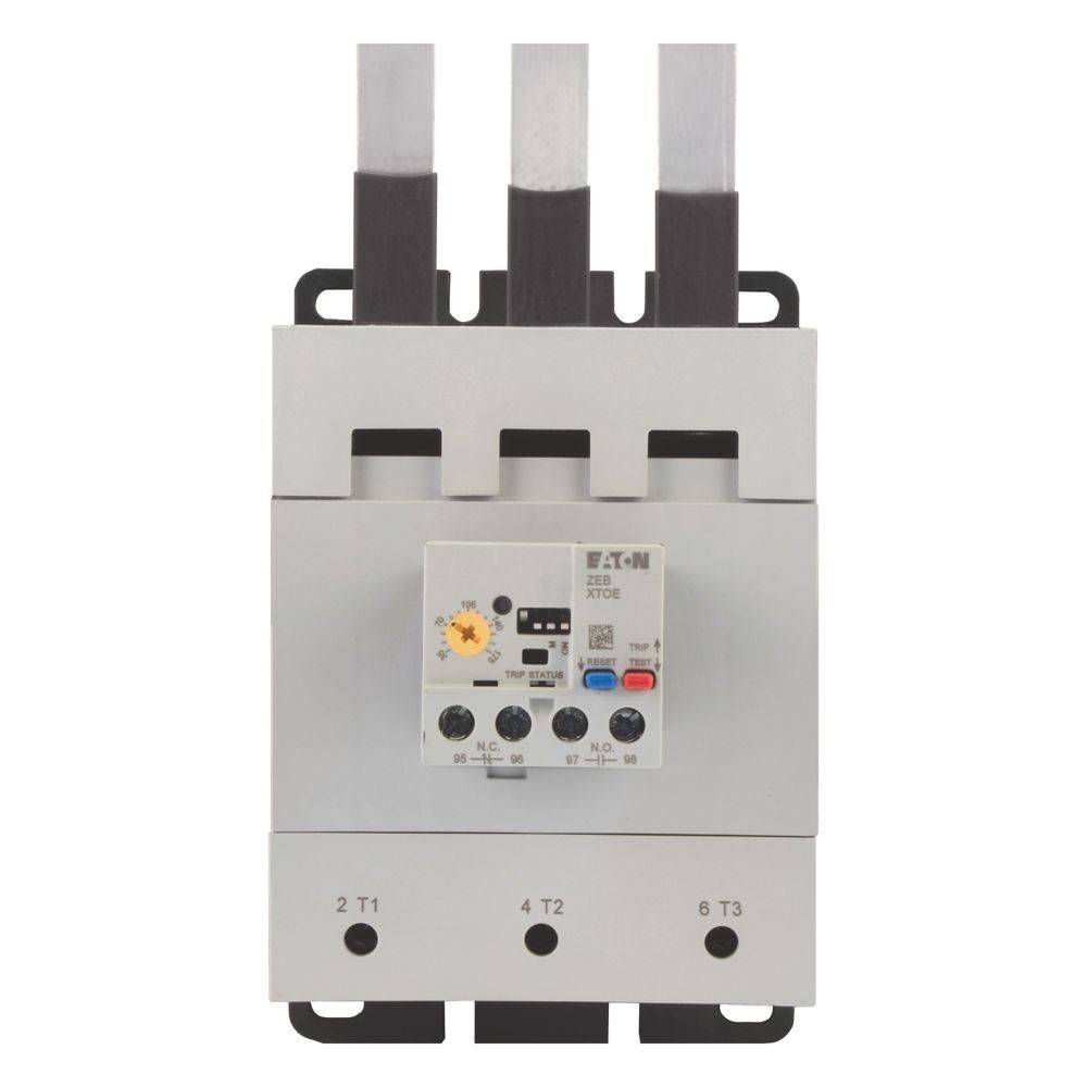 Ein Nahaufnahmebild eines Eaton-Motorstarters mit Anschlüssen, die mit T1, T2 und T3 beschriftet sind. Zentralisierte Steuerungen und Einstellungen sind sichtbar.