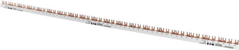Eine lange Kupfersammelschiene mit mehreren Anschlüssen, die für elektrische Verbindungen konzipiert ist, wird vor einem einfarbigen Hintergrund dargestellt.