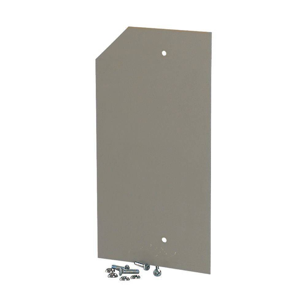 Ein rechteckiges Metallpanel mit zwei Löchern zur Befestigung, versehen mit mehreren Schrauben und Bolzen. Das Panel hat eine eingekerbte Ecke.