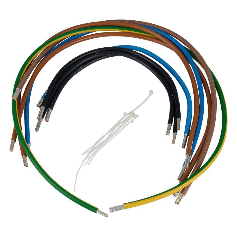 Verschiedenfarbige Elektrokabel, die in einem Kreis angeordnet sind, mit Kabelbindern in der Mitte.