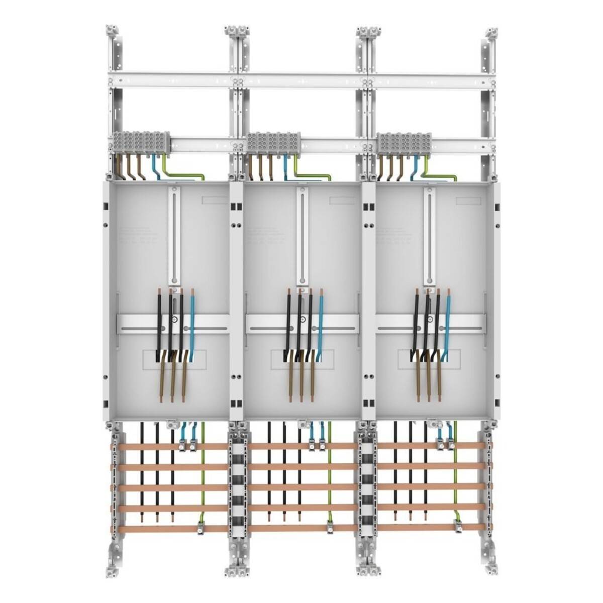 Drei vertikal ausgerichtete modulare Elektrotafeln, jede mit beschrifteten Drahteinführungen und verbundenen Kupferschienen, die eine organisierte Verkabelung veranschaulichen.