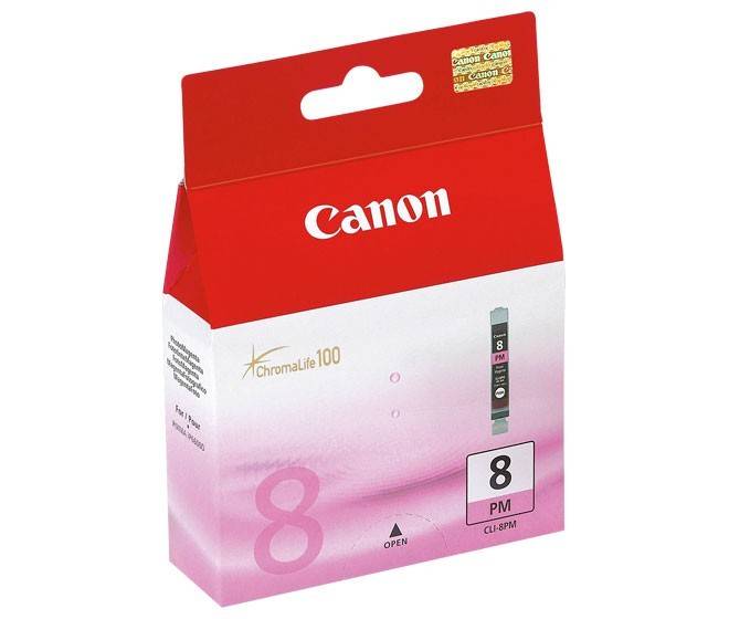Verpackung der 'Canon ChromaLife 100' Tintenpatrone in Rot mit Produkt- und Modellnummer '8 PM CL-8PM'.