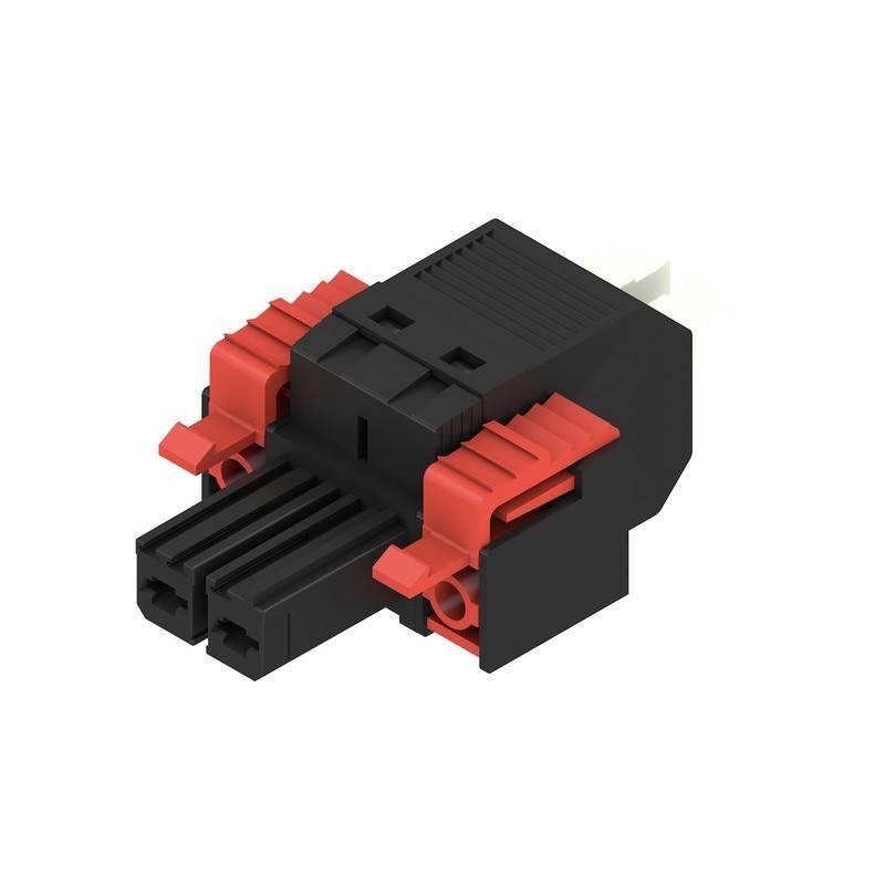 Ein schwarzer und roter elektrischer Stecker mit dualen parallelen Anschlüssen, entwickelt für sichere Stromverbindungen in elektronischen Geräten.