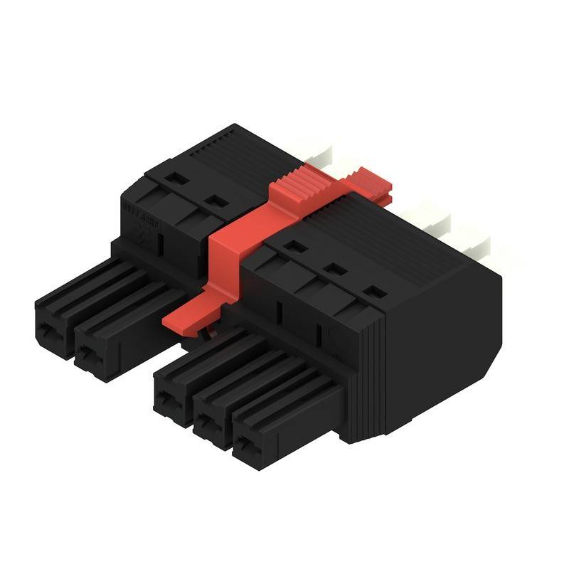 Ein 3D-gerenderter schwarzer und roter elektrischer Verbinder mit mehreren Steckplätzen, entwickelt für sichere Kabelverbindungen in elektronischen Geräten.