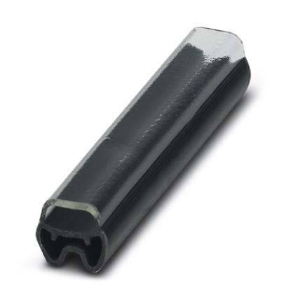 Ein glänzender Metall-Steckschlüssel-Adapter mit einer sechseckigen Öffnung, der zum Anbringen von Stecknüssen an Schraubenschlüsseln entwickelt wurde, aus einem Winkel betrachtet.