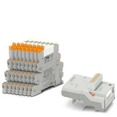 Zwei graue elektrische Anschlüsse, einer aufrecht und einer auf der Seite liegend, mit orangefarbenen Klemmen oben, die zum Verbinden von elektrischen Schaltkreisen verwendet werden.