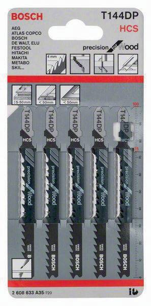 Fünf Präzisions-Holzsägeblätter für Stichsägen mit den Markierungen 'T144D' und 'HCS', konzipiert für Schnitte bis zu 50 mm Tiefe, in ihrer Verpackung präsentiert.