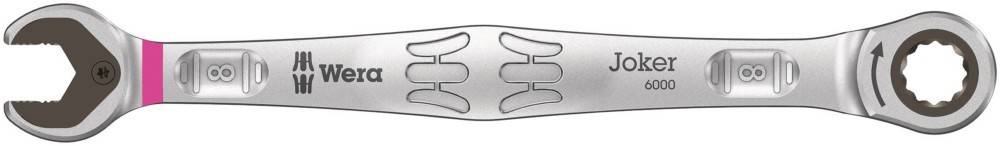 Ein gebogenes metallisches Objekt mit symmetrischen, abstrakten Ausschnitten, die stilisierte 'E'-Formen ähneln.