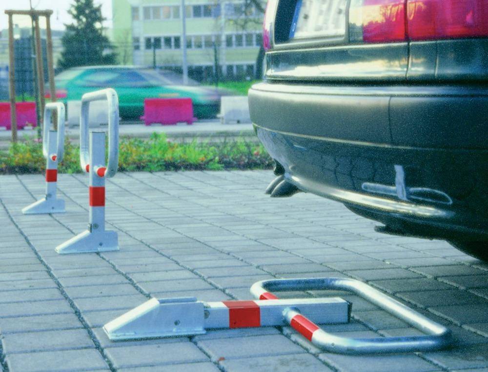 Parkbügel z.Einbetonierenfeuerverz.weiss lackiert