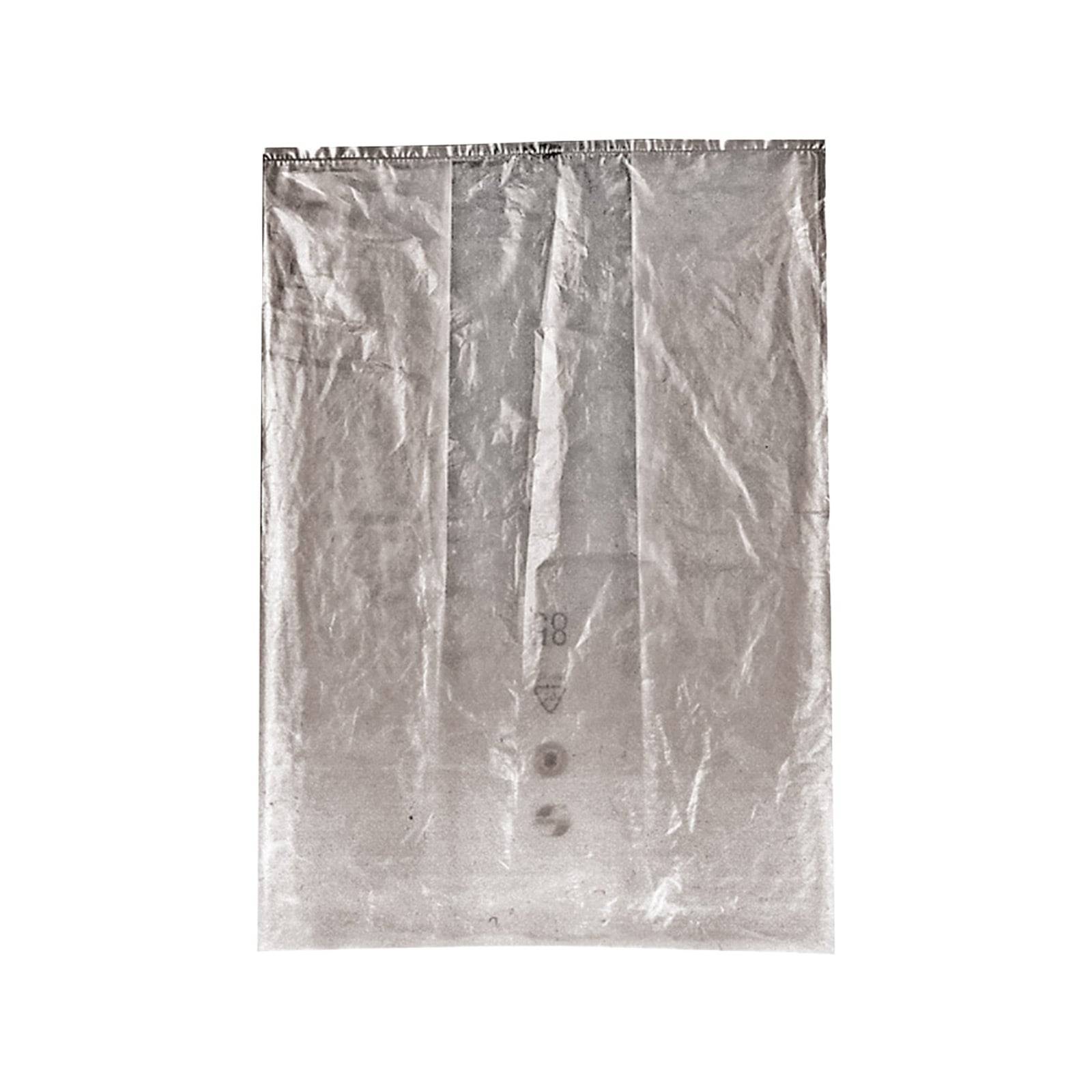 Eine durchsichtige Plastiktüte mit einer dezent gedruckten '38'. Die Tüte ist zerknittert und hat einen leichten Glanz.