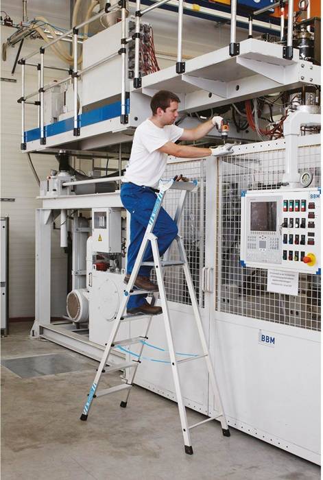 Stufen-Stehleiter XLstep S 3Stufen L.1,41m Arbeits-H.2,75m G.6kg Zarges