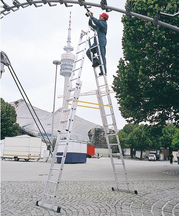 Stehleiter Vario B 4x8Sprossen L.2,4-4,05m Arbeits-H.5,15m verstellbar Zarges