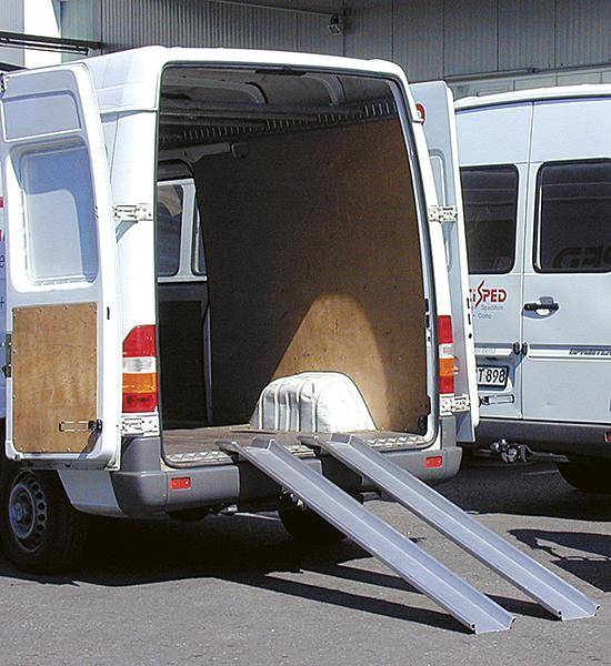 Verladeschiene Aluminium L2500xFB150 mm mit Rand Tragkraft 350 kg/Paar - Artikel: 7830307803