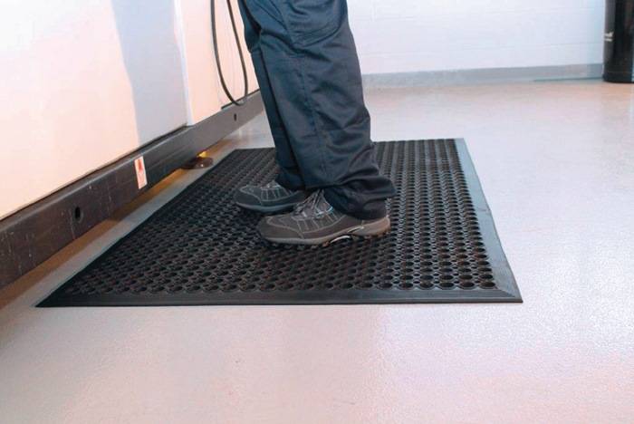 Arbeitsplatzbodenbelag Fertigmatte L1500xB900xS10mm schwarz Gum.COBA