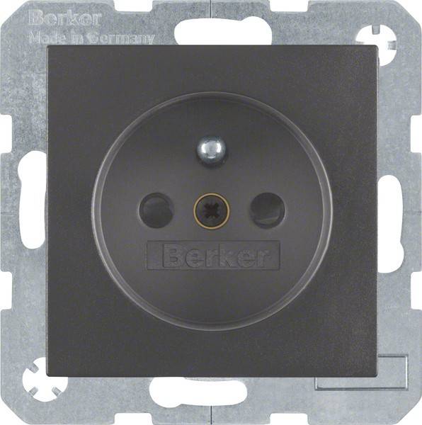 Berker Steckdose m.Schutzkontakt 6768761606