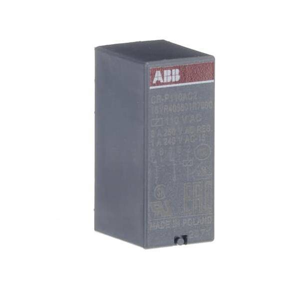 Eine schwarze ABB-Elektrorelais mit einem sichtbaren roten Etikett auf der Oberseite, das technische Spezifikationen in weißer Schrift zeigt.