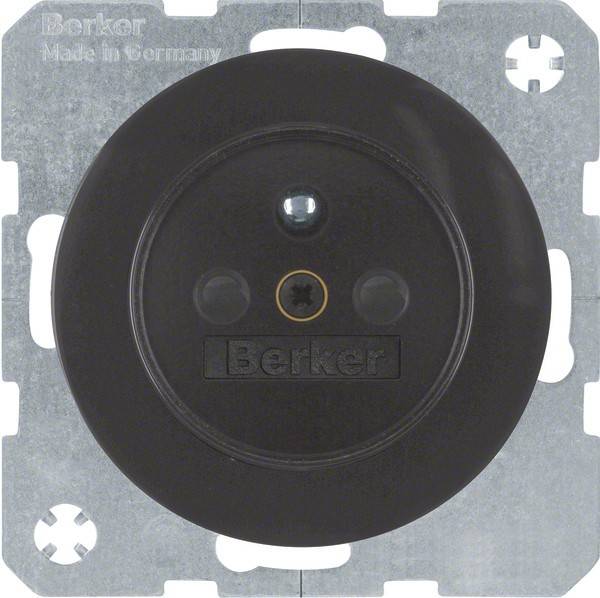 Berker Steckdose sw/gl 6768762045
