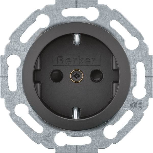 Berker Steckdose Schuko MAN0100817
