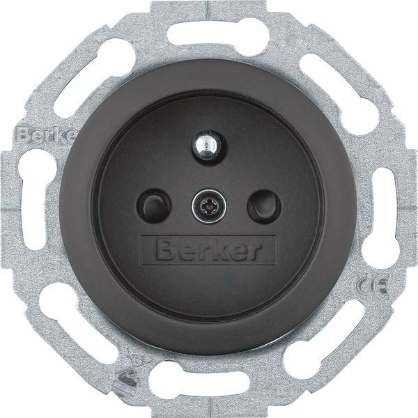 10 Stk. Berker Steckdose m.Schutzko-Stift MAN0101017