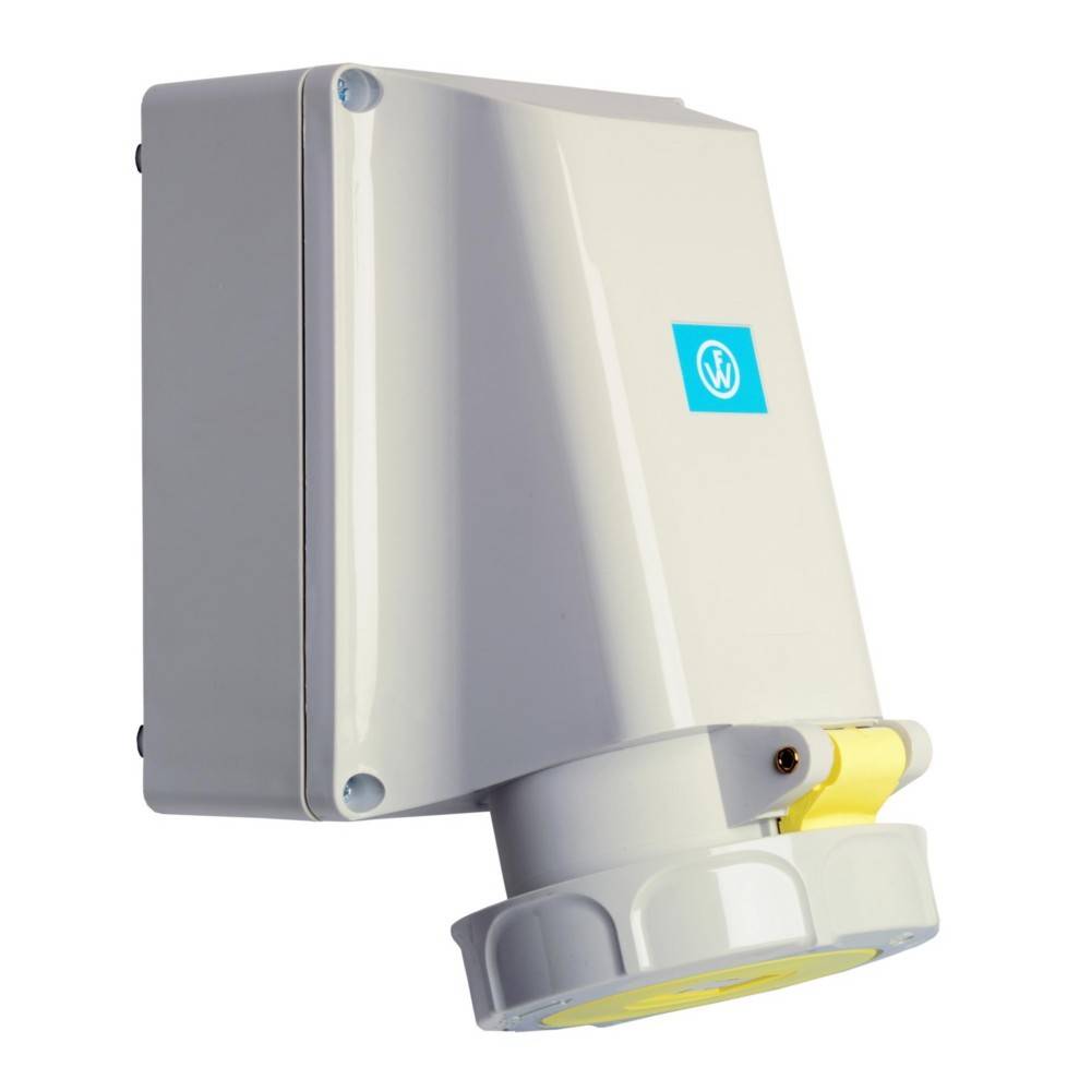 Eine weiße und graue industrielle Elektro-Wandsteckdose mit einem blauen Logo, ausgelegt für den Außen- oder Schwerlastbereich.